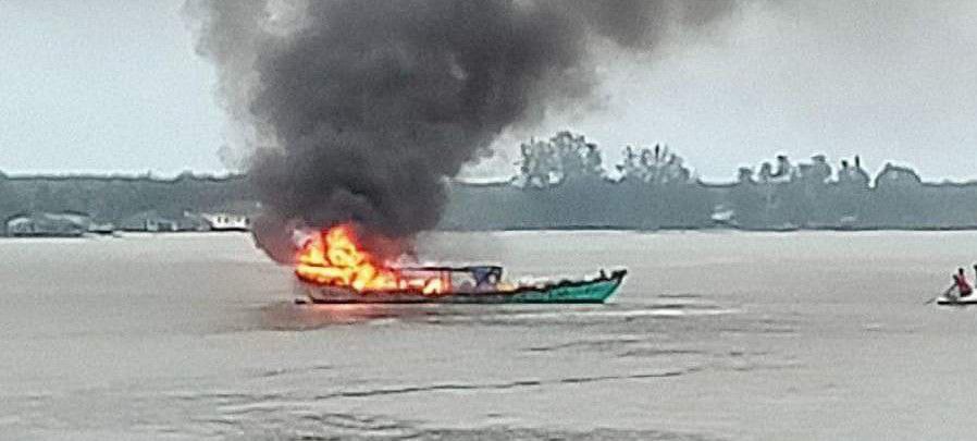 Blowing Up Illegal Fishing Boats Helps Indonesian Fishers